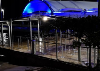 Obstruye Ultramar paso por la playa en Puerto Juárez