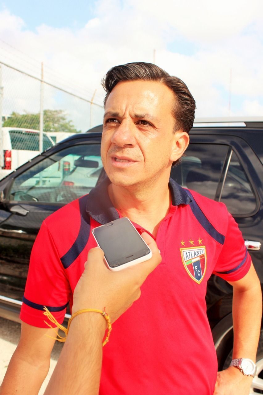 Atlante se queda: Velarde