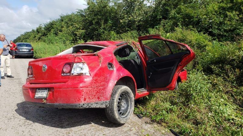 Accidente carretero, pierde el control y se sale de la cinta asfáltica