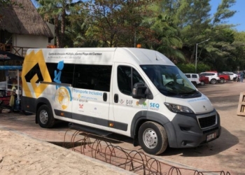 Benefician con transporte a niños discapacitados