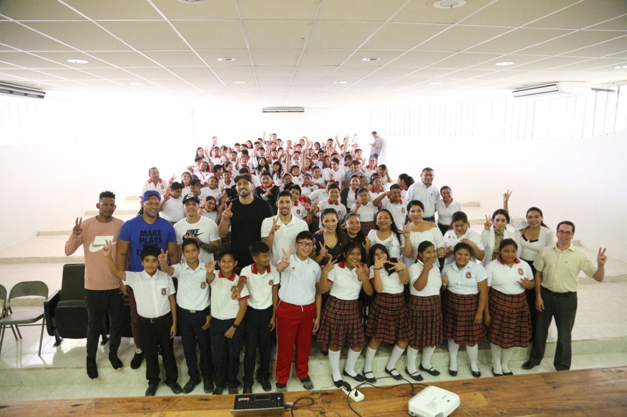 Imparte DIF Tulum conferencia para prevenir el alcoholismo en jóvenes