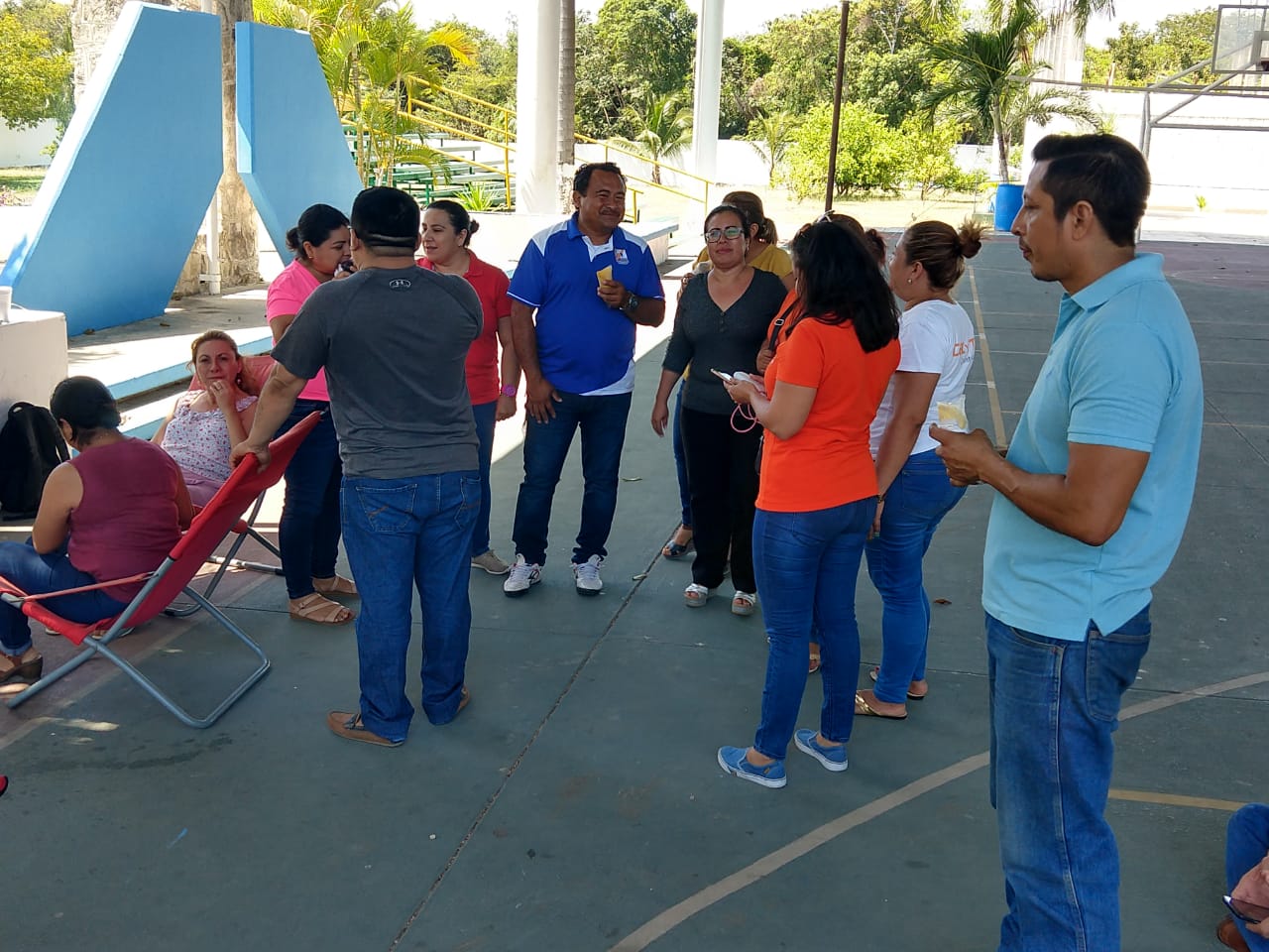 Cumplen los maestros de los Cecytes se suman al paro nacional