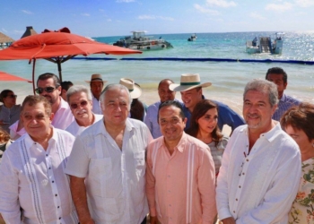 Juntos trabajamos en soluciones viables y sustentables para combatir los efectos del sargazo en playas del Caribe: Carlos Joaquín