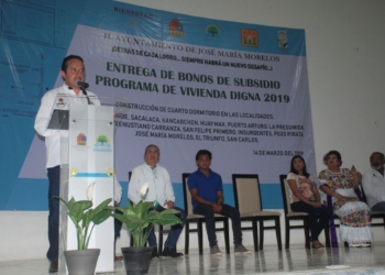 Carlos Joaquin Gonzalez Entrega Bonos De Subsidio A 172 Familias De Jmm