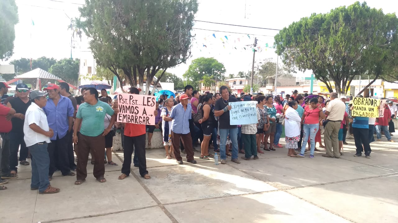 Extrabajadores exigen pago de 40 millones al Ayuntamiento de JMM