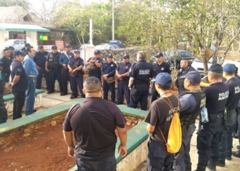 Policías se manifiestan por presuntos casos de abusos y ofensas que son objetos por parte de los comandantes
