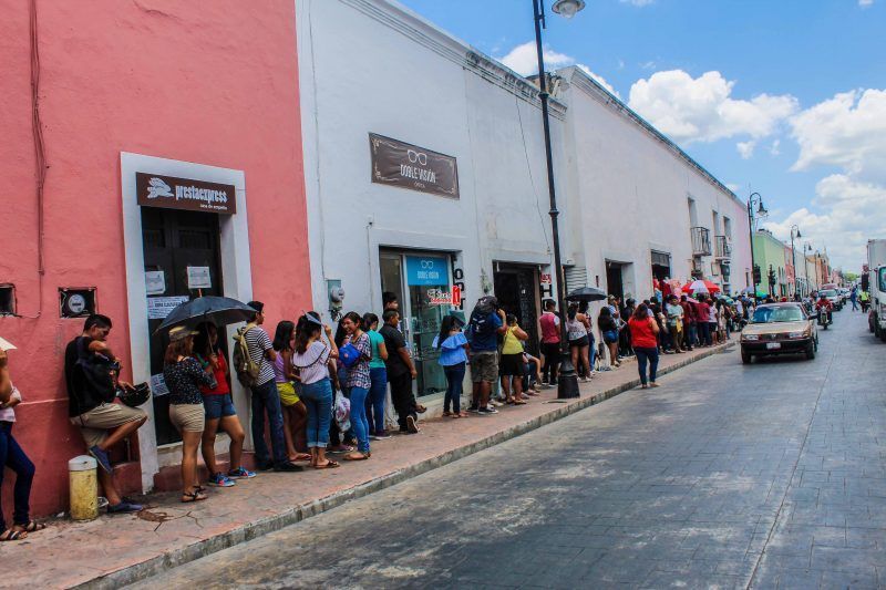 Larga espera para cobrar anhelado primer apoyo de gobierno federal