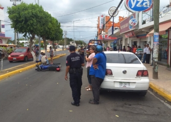 Accidente automovilístico en la avenida principal de Jose Maria Morelos