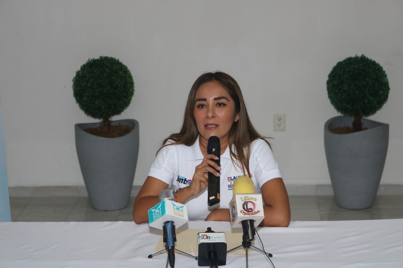 Claudette González Se Presenta Con Medios Locales