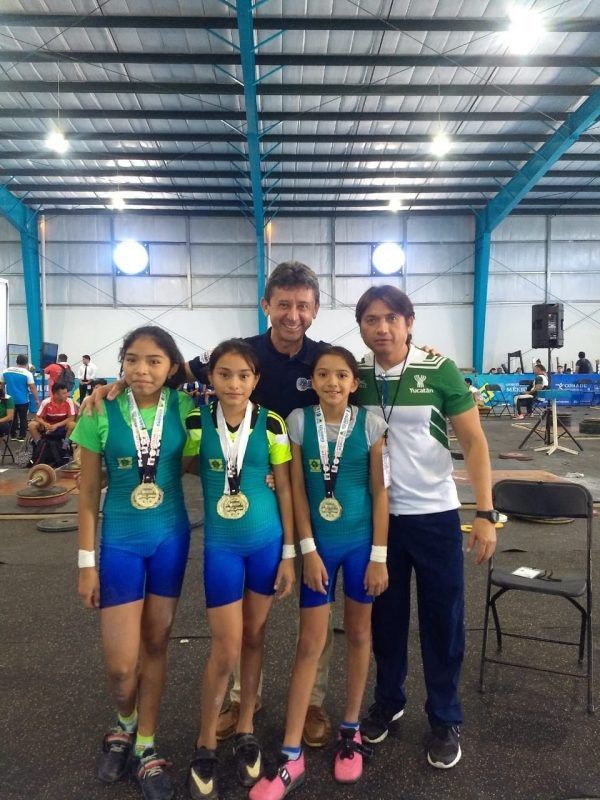 Delegación vallisoletana arrasa en la olimpiada regional de levantamiento de pesas
