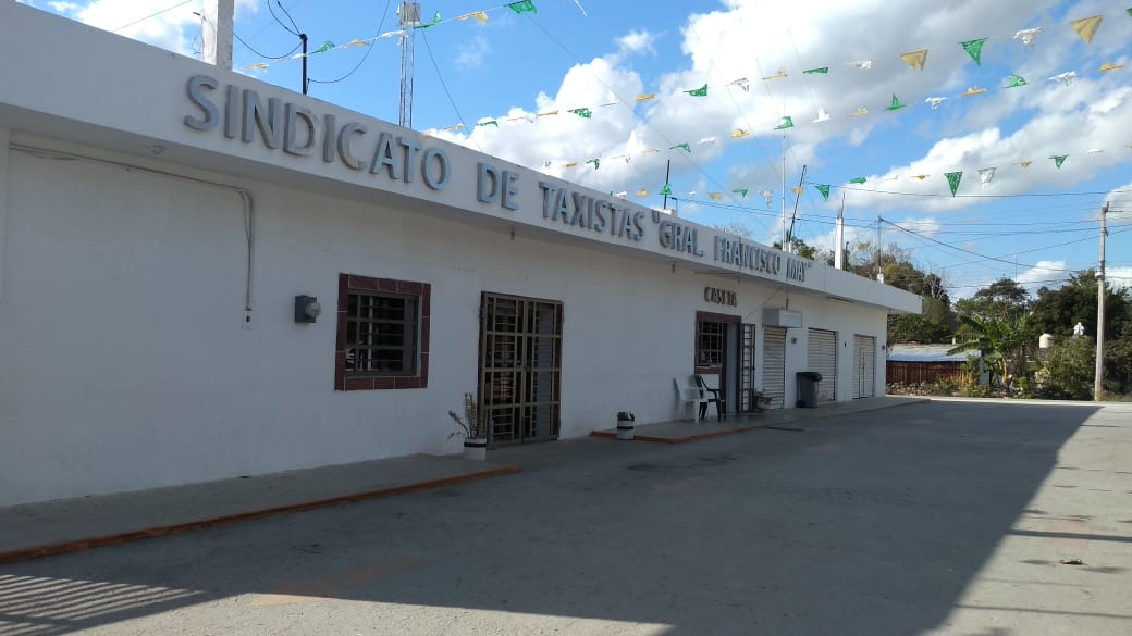 Presionan a taxistas, por la SCT por sus aportaciones por trabajar en carretera federal