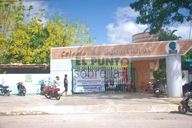 Padres de familia se mostraron en contra del paro laboral del Sindicato de Colegio de Bachilleres