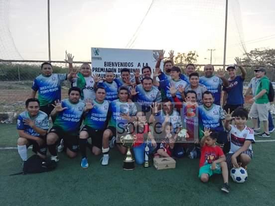 Una máquina generadora de títulos