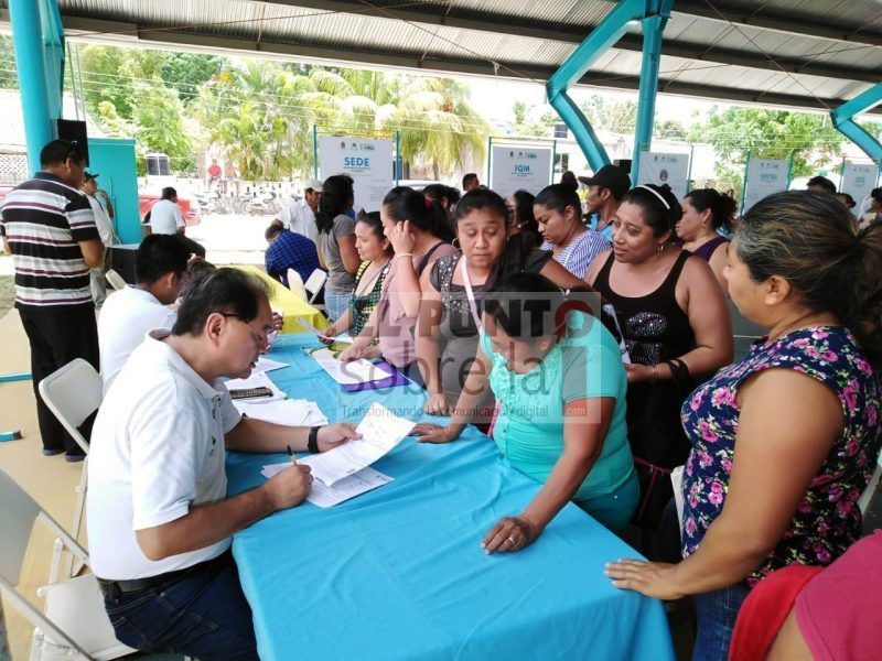 Con una atención directa y apoyos inmediatos llega Caravana Juntos a X-Hazil Sur