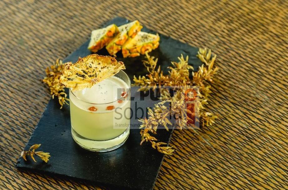 ‘Pineapple gift’, el coctel con sargazo que conquista el Caribe