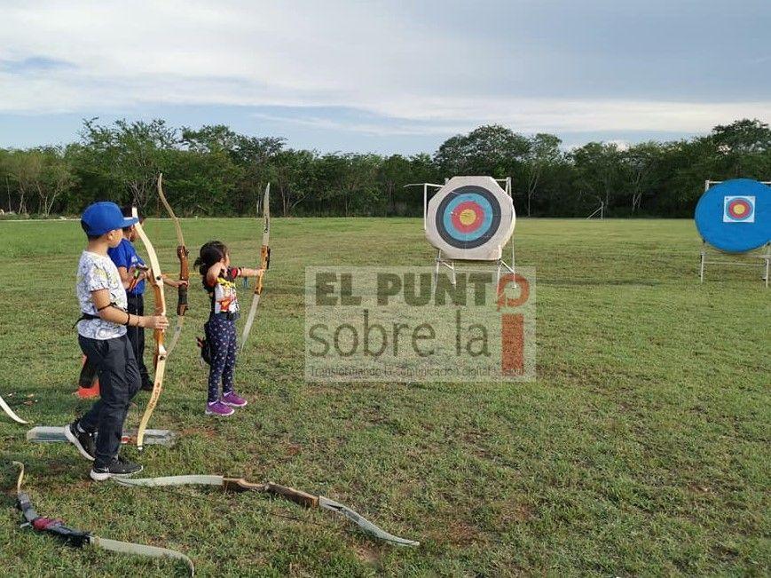 En repunte Tiro con Arco en Valladolid, de la mano de la arquera más pequeña de Yucatán
