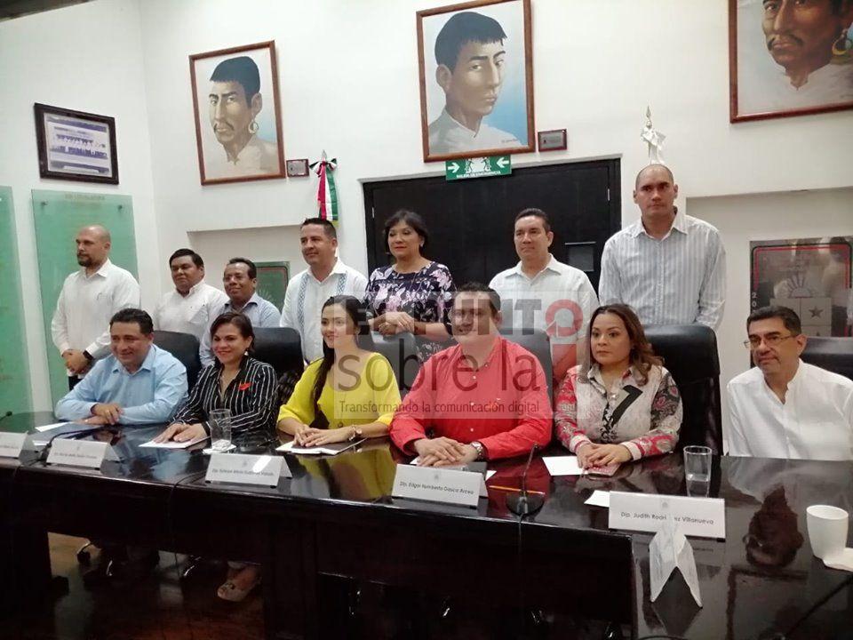 Muestras de apoyo y respaldo al trabajo de la fiscal especializada en combate a la corrupción, Rosaura Villanueva Arzápalo