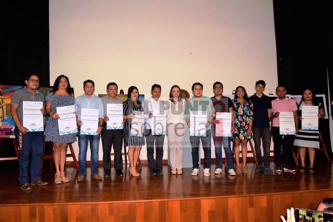 Entregan premios a los ganadores de los concursos estatales en el Museo de la Cultura Maya