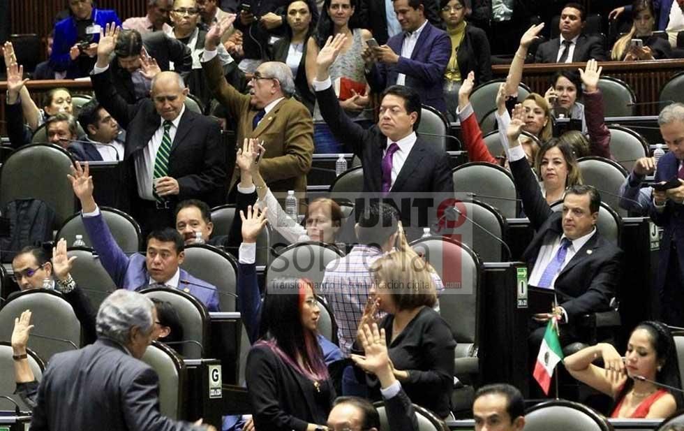 Pese a austeridad diputados se aumentan 50% de aguinaldo
