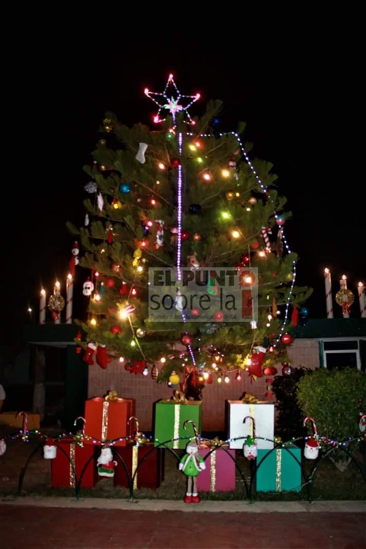 Conalep Valladolid se inunda de espíritu navideño
