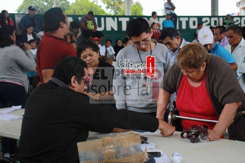 Reciben recursos para apoyarse en la economía de sus hogares