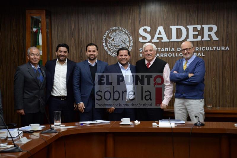 Titular de la Sader mostró interés en los programas desarrollados en la entidad