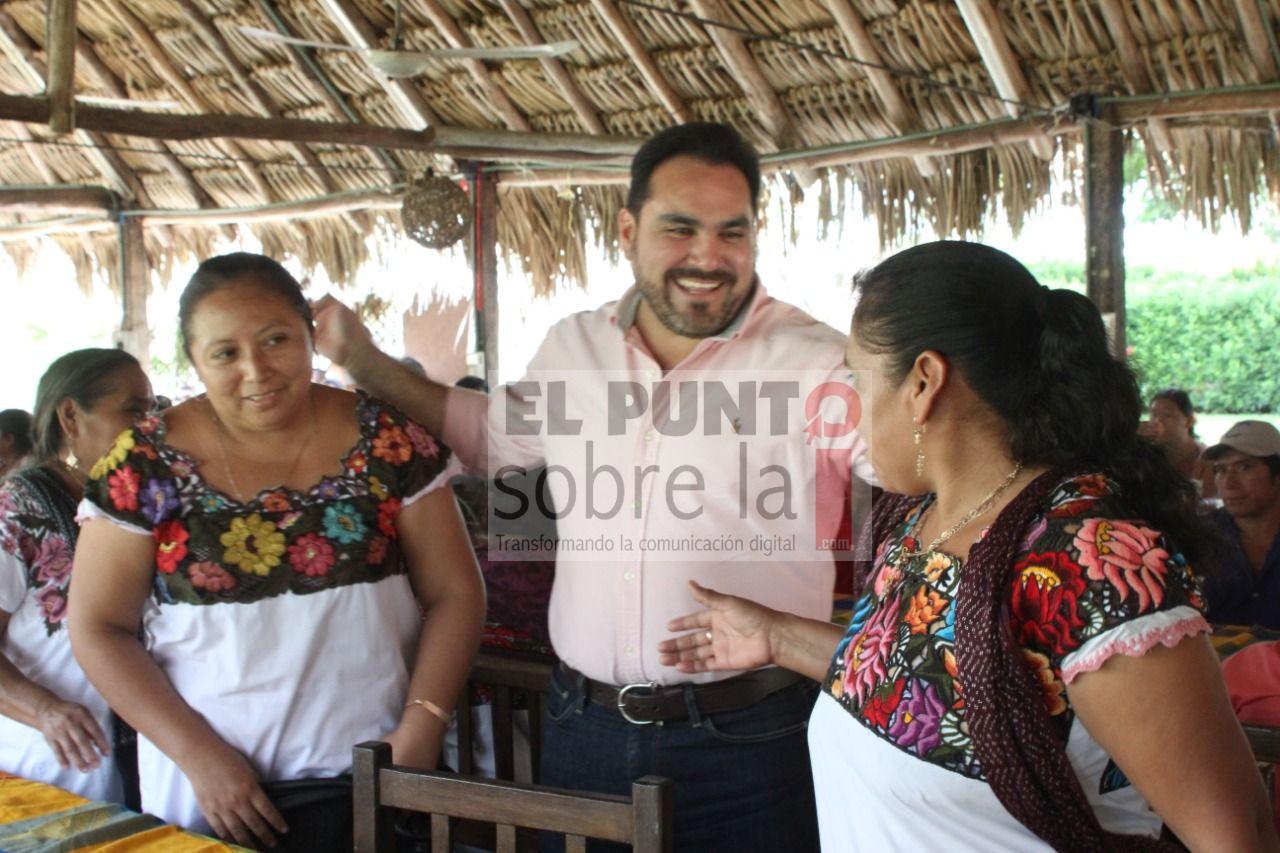 En encuentro con representantes de comisarías y diversos medios de comunicación