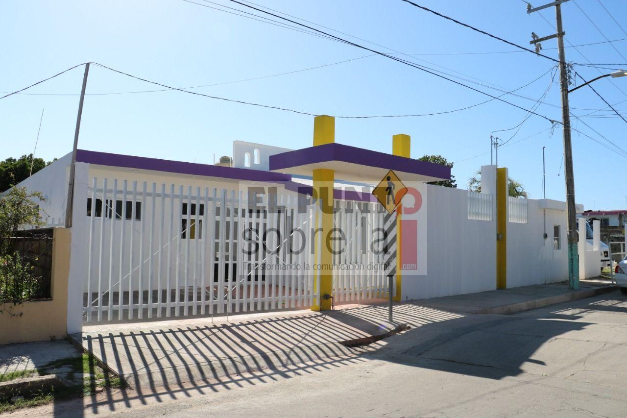Abuelitos del club de la tercera edad tienen nuevo edificio, gracias a la iniciativa de la señora Gabriela Rejón De Joaquín
