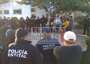 Se manifiestan policías municipales por falta de pago a prestaciones