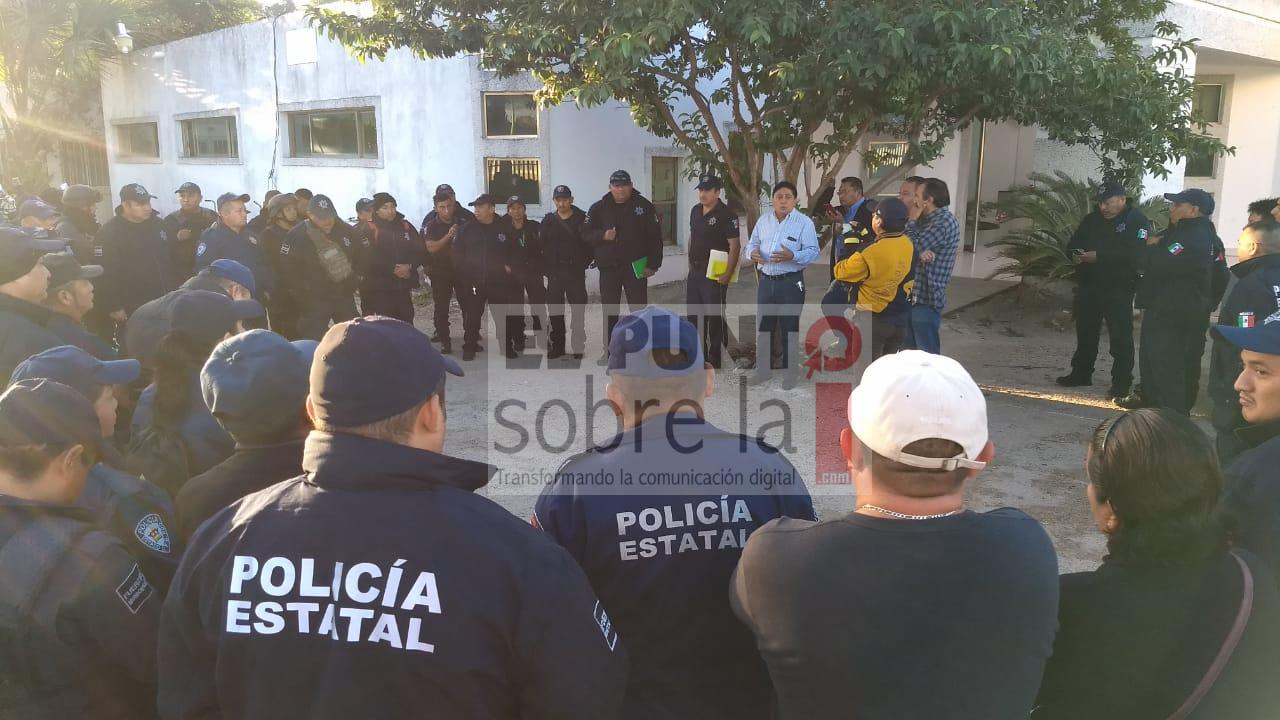 Se manifiestan policías municipales por falta de pago a prestaciones