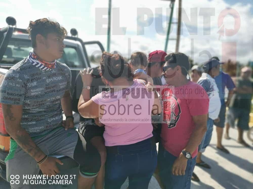 #Almomento Pescadores rescatados arriban a Mahahual con el apoyo de la Secretaría de Marina