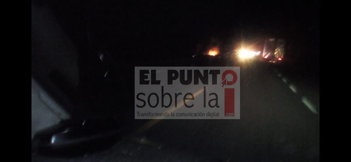 Incendio De Vehículos Tras Choque De Frente Cerca De Cafetal