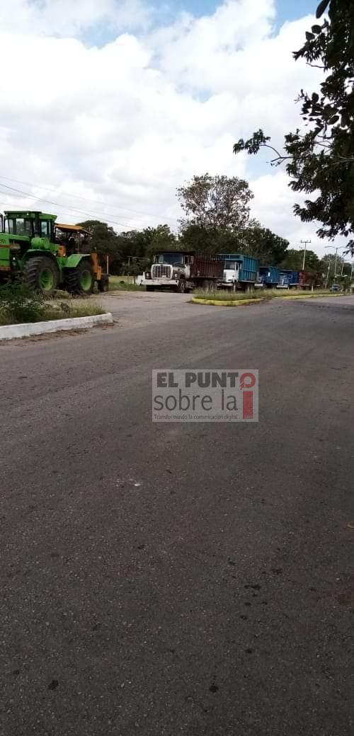 Ejido Sac-Xan Concentra Sus Maquinarias Para Mega Bloqueo