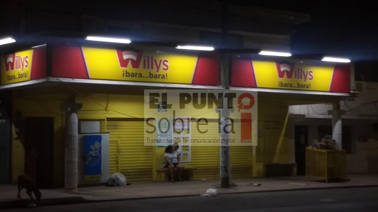 Bajan cortinas comercios de abarrotes de la cabecera municipal