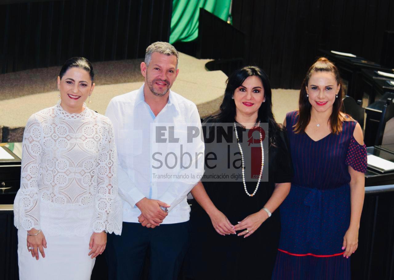 Magistrada Nora Cerón asiste a la Sesión Solemne de la entrega de la medalla “María Cristina Sangri Aguilar”
