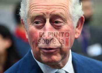 Carlos de Inglaterra da positivo por coronavirus