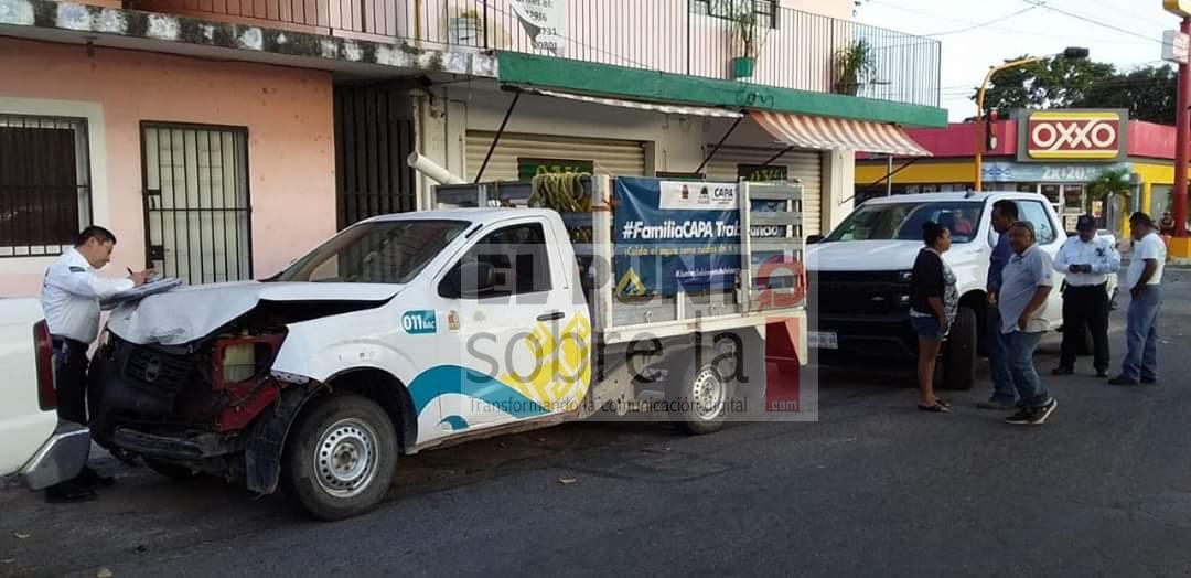 Choca camioneta de Capa en el centro
