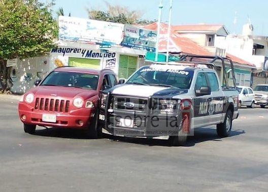 Choca patrulla en pleno centro