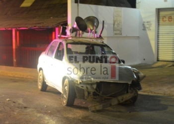 No respeta toque de queda y causa accidente