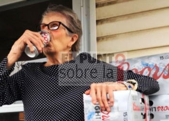 Una abuela de 93 años, confinada, asoma letrero: “¿¡Necesito más cerveza!”, Coors le manda 150 latas