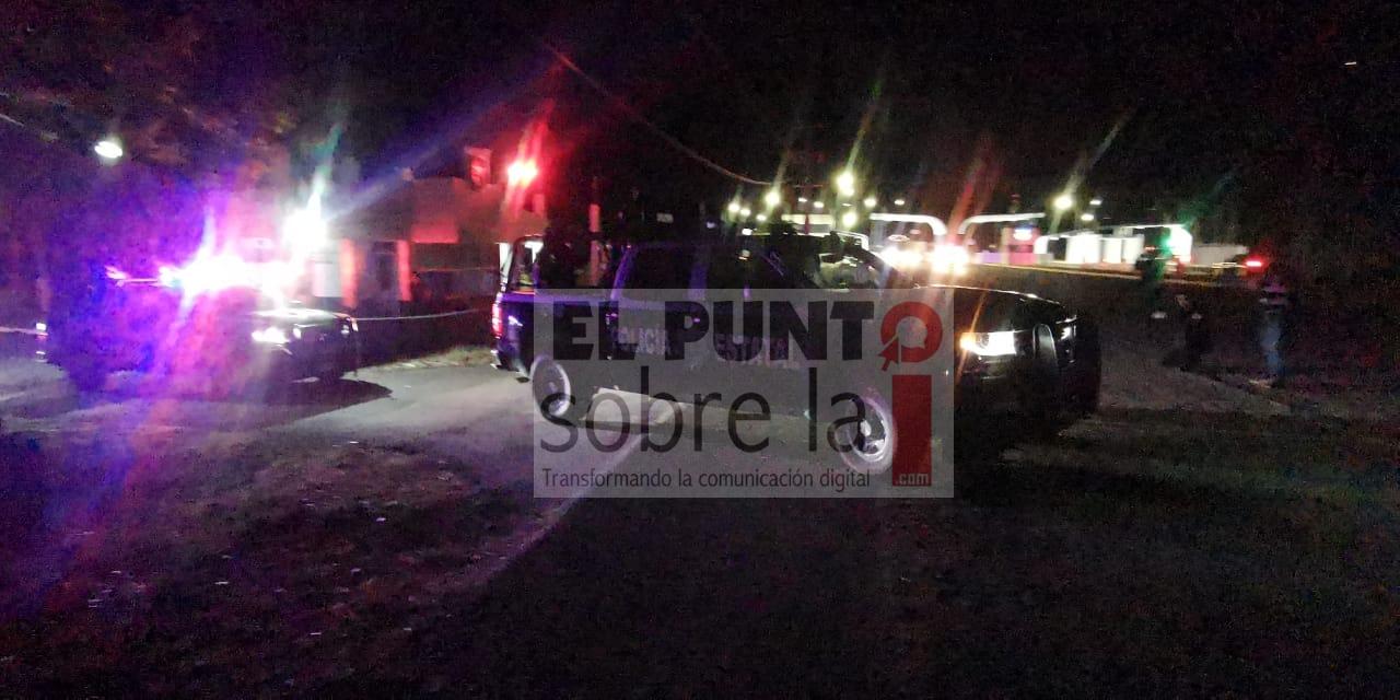 Detienen a dos sujetos con arma de fuego y dinero