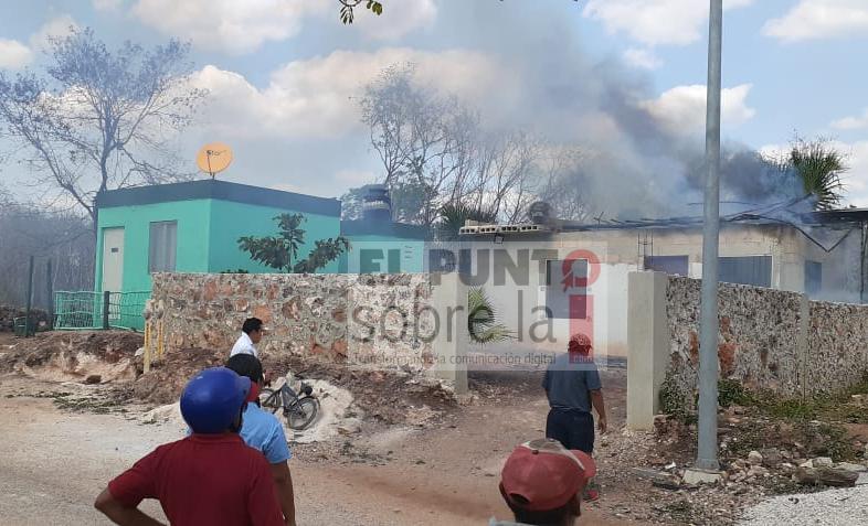Se incendia casa en la colonia bicentenario en JMM