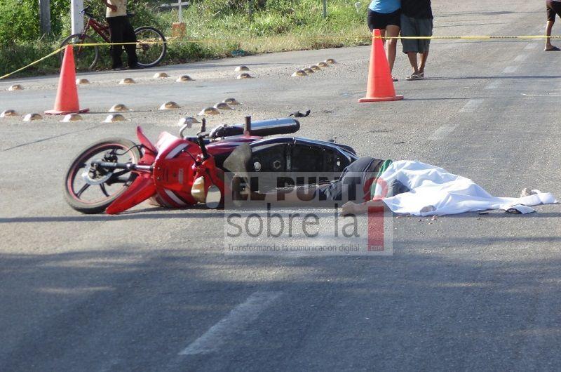 Motociclista pierde la vida, atropellado por un tráiler