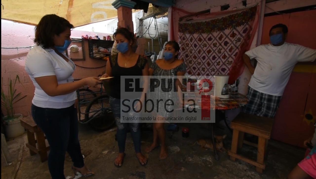 Reyna Durán, Diputada de MORENA entrega apoyo económico a personas de escasos recursos