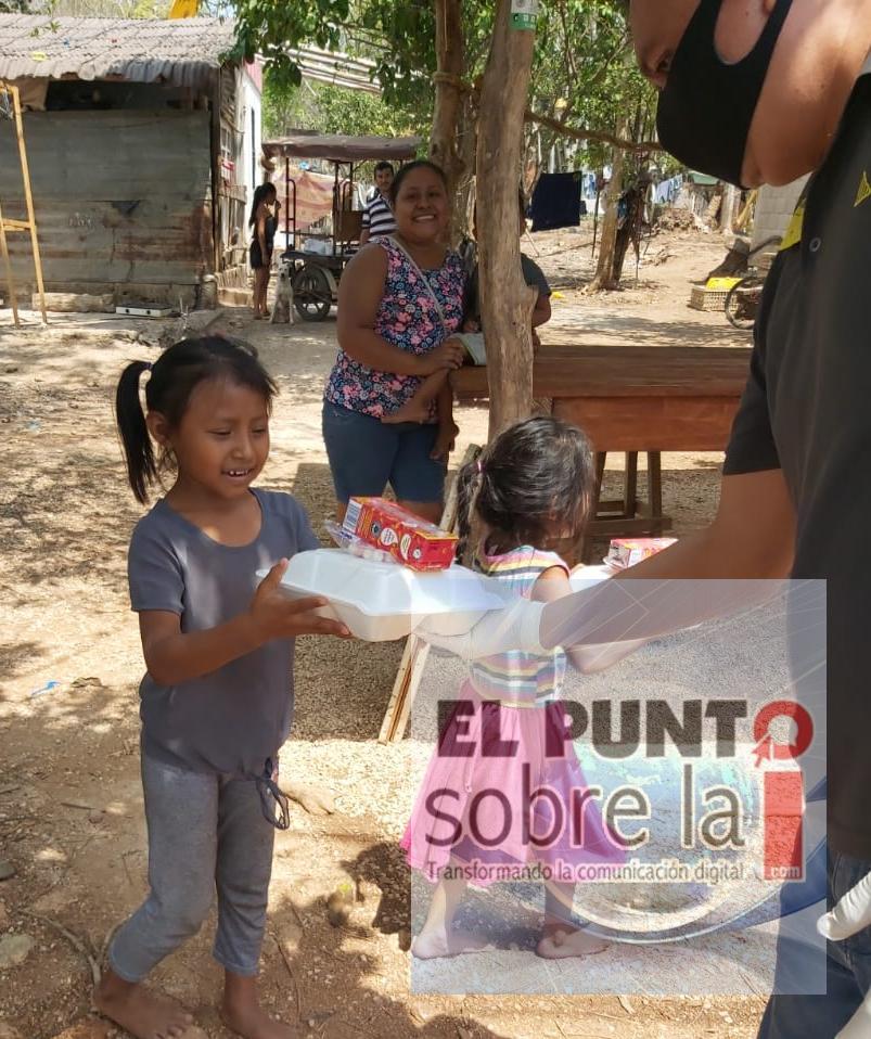Grupo de religioso de la cabecera municipal llevaron sonrisas a los infantes