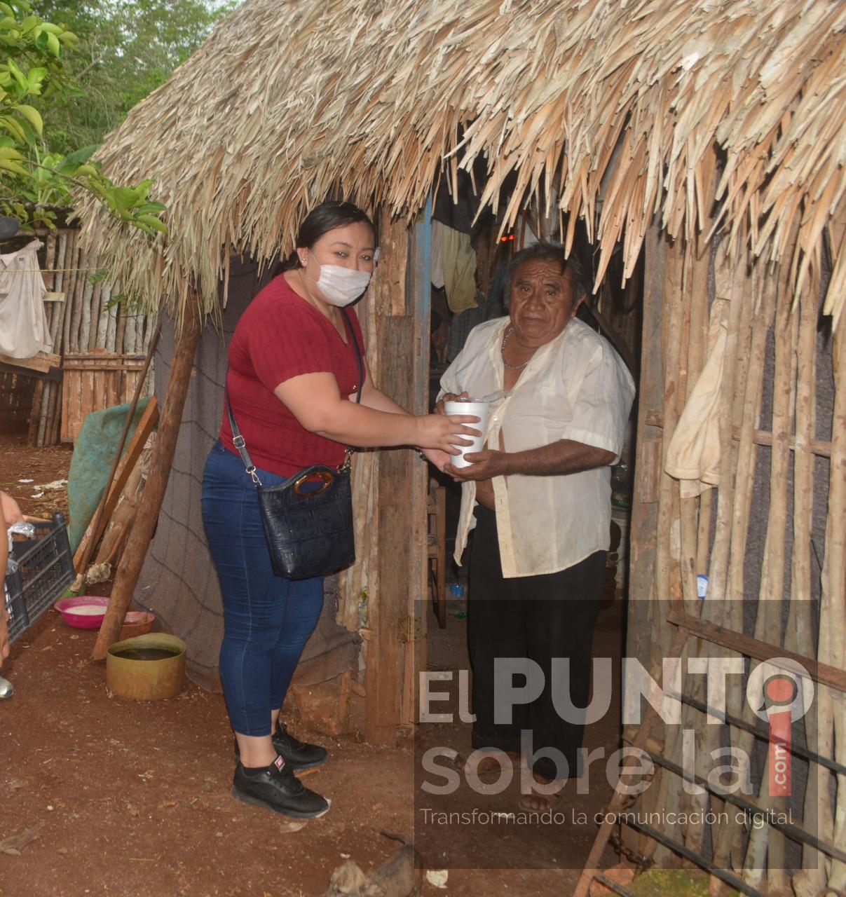Ciudadanos apoyando a familias vulnerables