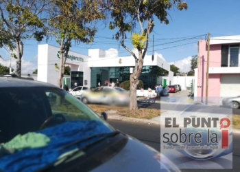 Largas colas en Bancos y en el Monte de Piedad