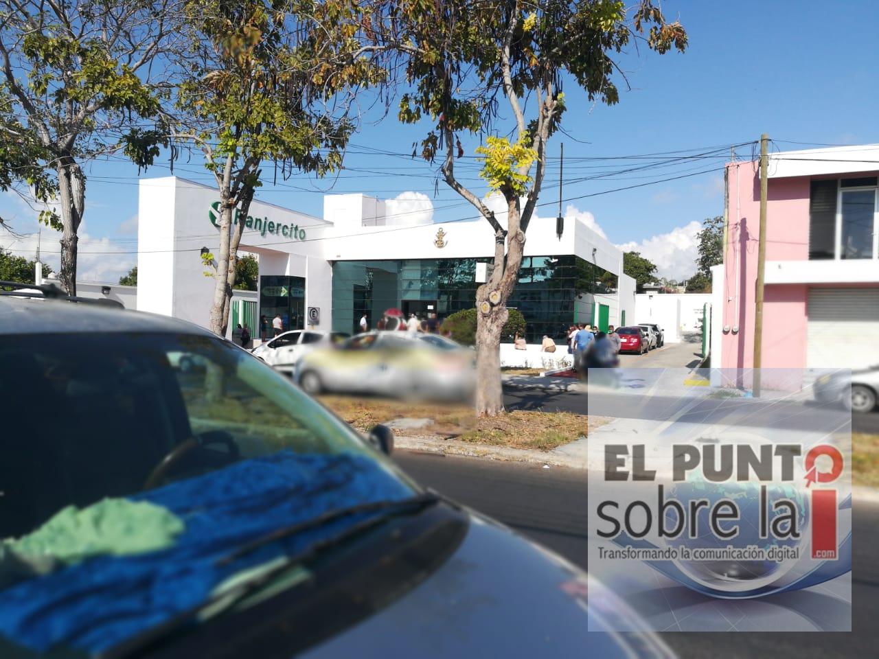 Largas colas en Bancos y en el Monte de Piedad