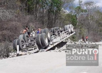 Saquean cargamento de cemento en el tramo José María Morelos-Polyuc