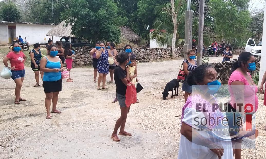 Ciudadano reparte comidas en las comunidades del municipio de JMM